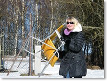 Linda se zbytky křesílka po Martenově zátěžovém testu