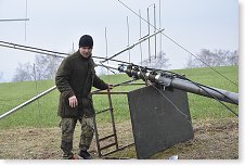 Fix je osazen a může se vztyčit