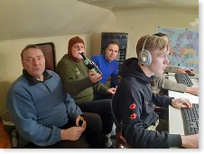 Kapacita gauče byla zcela naplněna