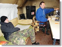 Honza OK1JD a Ivan OK1PI v hamshacku