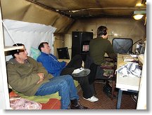 Siesta před závodem v hamshacku