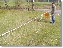 Vrchní klubový mechanik Láďa OK1FCR se potutelně usmívá