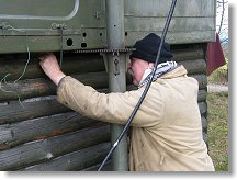 OK1FRD provizorně řeší problém s řetízkovým převodem u točení M2