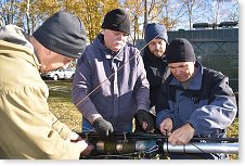 Fašetuje a kotví se