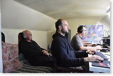 OK1FRD, OK1JD, OK1PI před koncem závodu