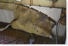 Obložení stěny po letitém zatékání