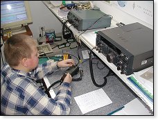 Vzhledem k velmi větrnému WX jsme tentokrát zůstali doma, v hamshacku