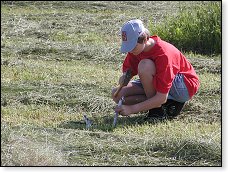 Důležitá činnost, Honzík zatlouká kotevní kolík