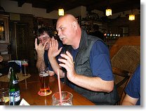 OK1FRD a OK1CMA schovaný za parohy