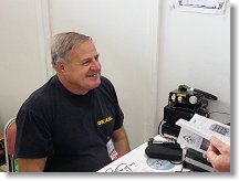 Libor OK1FPL ve stánku QRP klubu