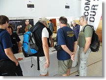 Petr OK1FKM u stánku OMpower