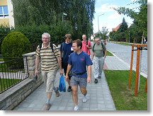 Jde se na oběd. Vpředu OK1SVB a OK1MHW