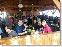 Marten OK1CMA s parohy, Láďa OK1FCR, Béda OK1VDJ a Linda