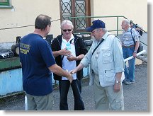 Ivan se zdraví s Lojzou šéfem krouzku na 80ce