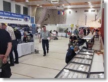 Prodejní hala v pátek dopoledne