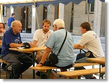 Honza OK1JD s kontestovými kamarády z třiapůlky