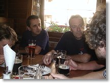 OK1FCR a OK1PI během sobotního oběda