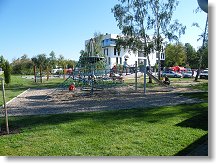 V areálu vyrostl pěkný dětský koutek