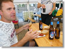 Lukáš OK1MHW a baterie vypitých birelů