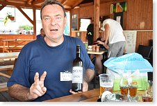 Ivan s dárkem od S9OK teamu