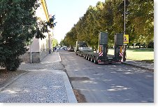 Páteční příchod do areálu