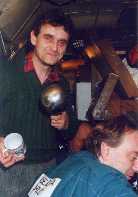 Péťa dávkuje grog (34kB)