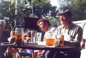 Jarda OK1IOA a Olda OK1HON (47kB)