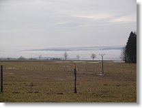 Dole hmlisto, hore tak isto.... Ba né, nahoře mlha nebyla. Ráno zataženo a k polednímu se ukázalo i sluníčko.