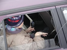 Z důvodu možnosti točení anténou musí být okýnko pořád otevřené a tudíž operátor musí být patřičně -nabalený-                                                                                                                     