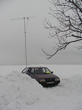 Normálně míváme anténu po levé straně auta, tentokrát jsme vysíláli v obráceném gardu                                                                                                                   
