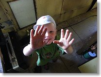 Vojtíšek zkoušel jestli jsou čistá kamna, nebylo tomu tak...