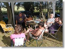 Posezení ve stínu nedaleko od pípy