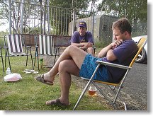 OK1FCR, OK1MHW a Rychtář 11 Hlinsko (dole v trávě)