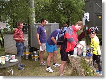 Přípravy na výlet sleduje OK1DNZ a OK1FCR