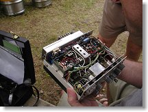 Klasický, poctivý bastl s klasickými součástkami a velmi pěkně využitý volný prostor v původní krabičce