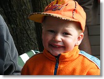 No i mistr tesař se utne, trošku nám to vypěnilo a ta kapička nad Kubíkovým okem je kapička pivní