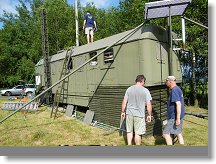 Láďa s klikou na střeše, OK1CMA a OK1FRD balí koax