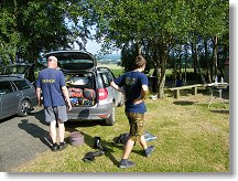 Je skoro zbaleno, co se nevešlo do kufru, tak na klín a můžeme vyrazit k domovu