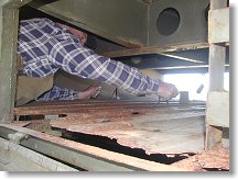 Shnilou podlahu se podařilo vypreparovat a nedalo to ani moc práce