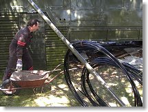 Věci hořlavého charakteru byly operativně převáženy do polní spalovny