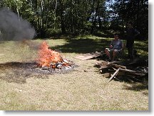 Stále naplno spalujeme