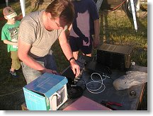 OK1DNZ u improvizovaného měřícího pracoviště