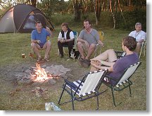 Stmívá se a ohýnek se rozhořívá