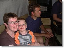 Vojta závodí a zbytek týmu OK1MHW přihlíží