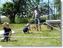 Mládež vydatně pomáhá