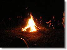 Klubový ohňostrůjce v akci