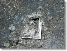 Míla nám začistil zbytky patek, trčící z betonu