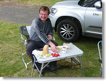 Pavel u svého stolečku