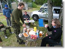 Snídaně, na stole je mimo jiných pochutin i tradiční vyhlášený margot