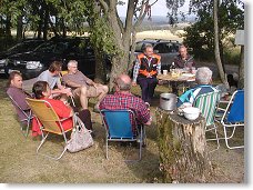 Ještě jednou posezení u stolku před panváglem